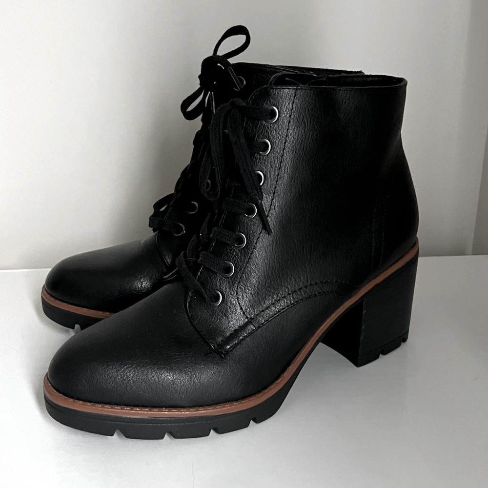 Brand New without Tags size 9.5 Naturalizer Leather Heeled Moto Combat Boots